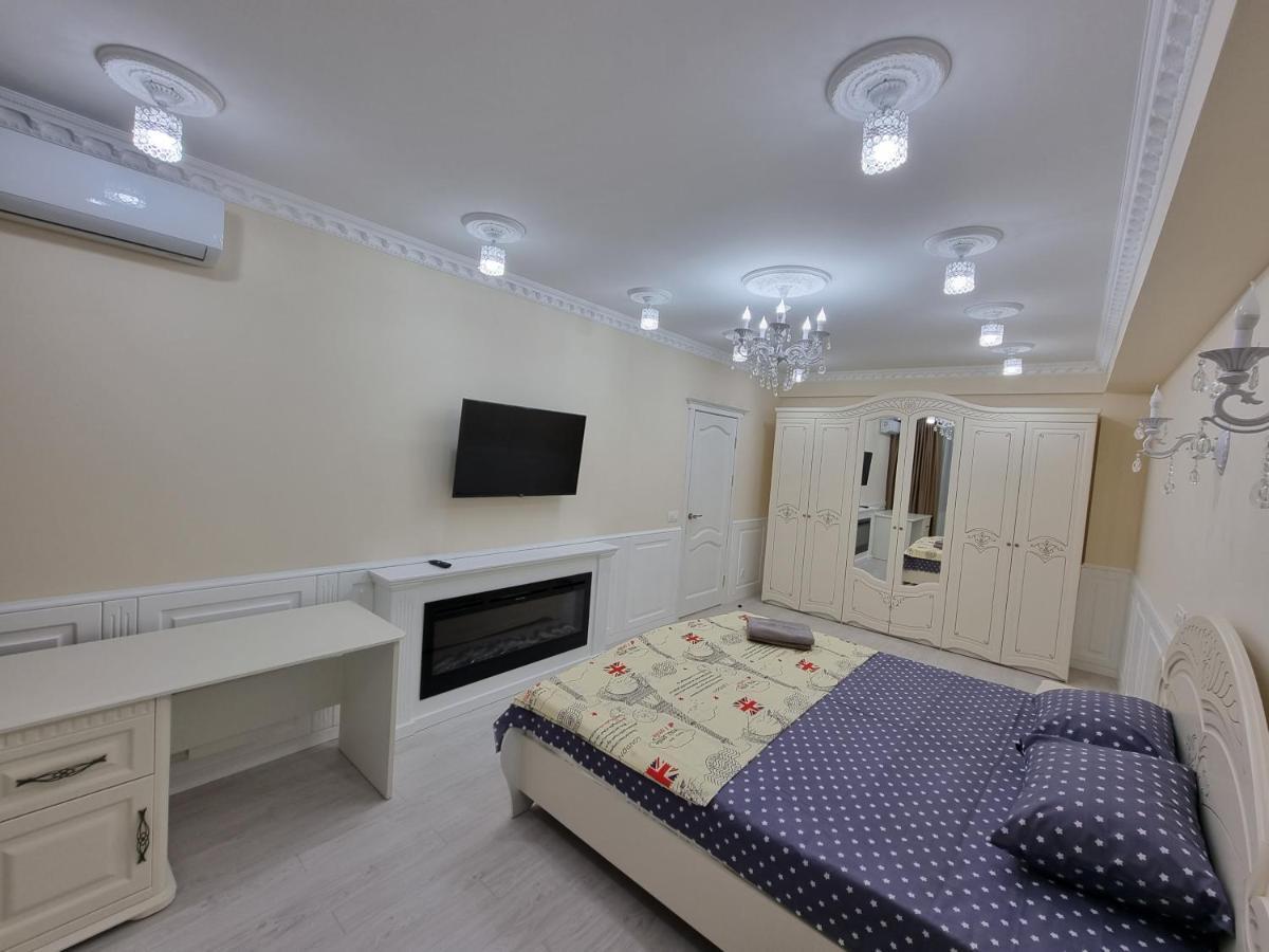 Blue Sky New Apartments In The Center Chisinau Luaran gambar